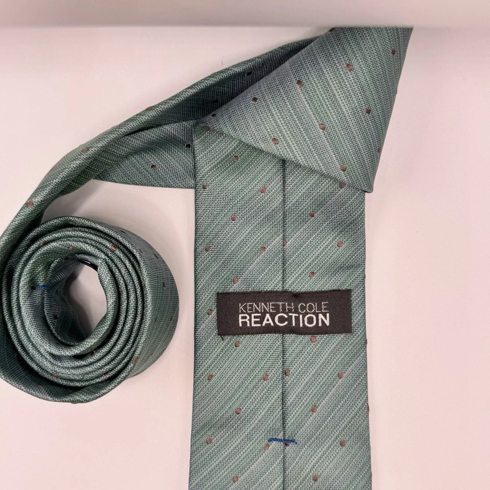 Kenneth Cole Reaction 100% Silk Men's Tie Mint/sage Green Tan Necktie Diagonal